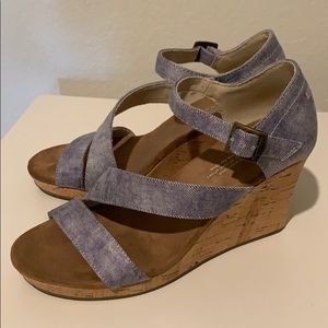 *NEW* Toms wedges size 7